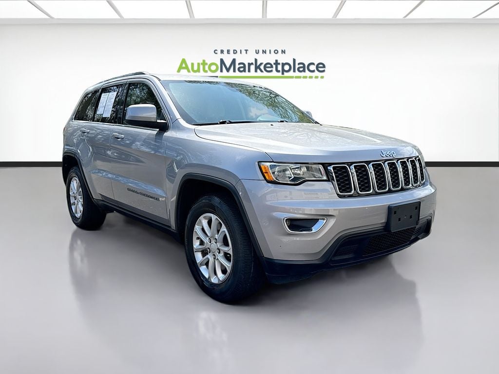 2021 Jeep Grand Cherokee Laredo E in Billet Silver Metallic Clearcoat — front three-quarter view